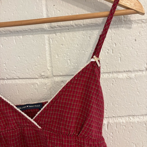 Brandy Melville Edith tank top in red - Picture 4 of 5